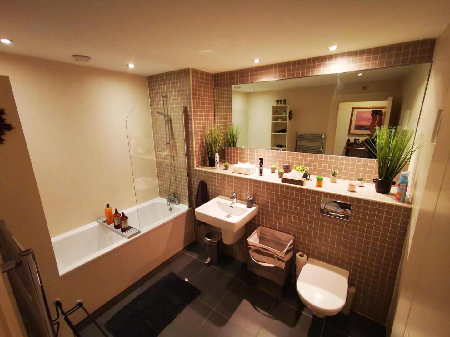 2Br Modern Luxury Loft Apartment Belfast